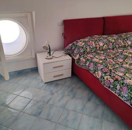 Visitponza - La Tana Di Bacco Apartment Luaran gambar